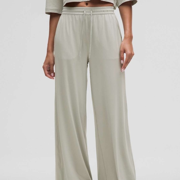 Lululemon Modal High-Rise Wide-Leg Lounge Pant - Sz 4 (NWT) - Picture 1 of 3